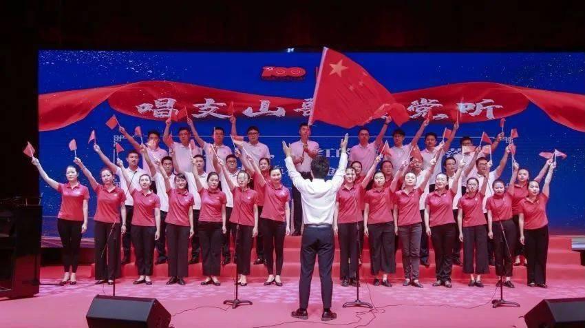 朋友的父母吵架了朋友为了保护妈妈受伤了该怎么安慰？游戏画面